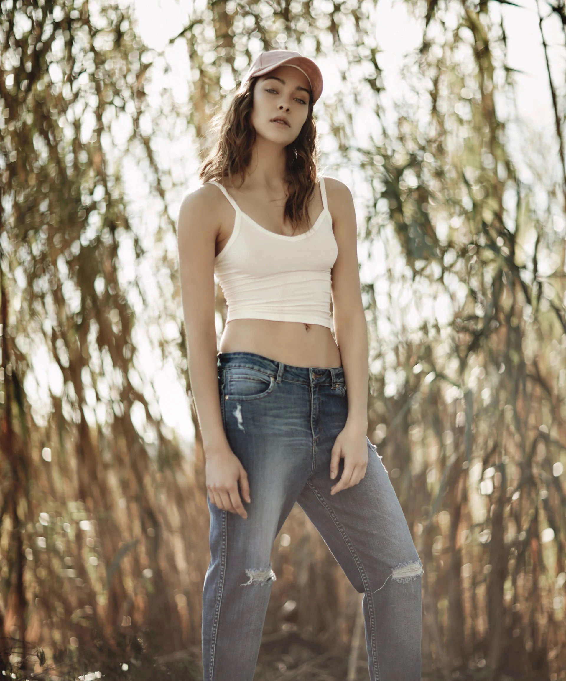 Musculosa de morley ($ 289, Peuque), jean boyfriend ($ 2.900 Vitamina) y cap (Ver).