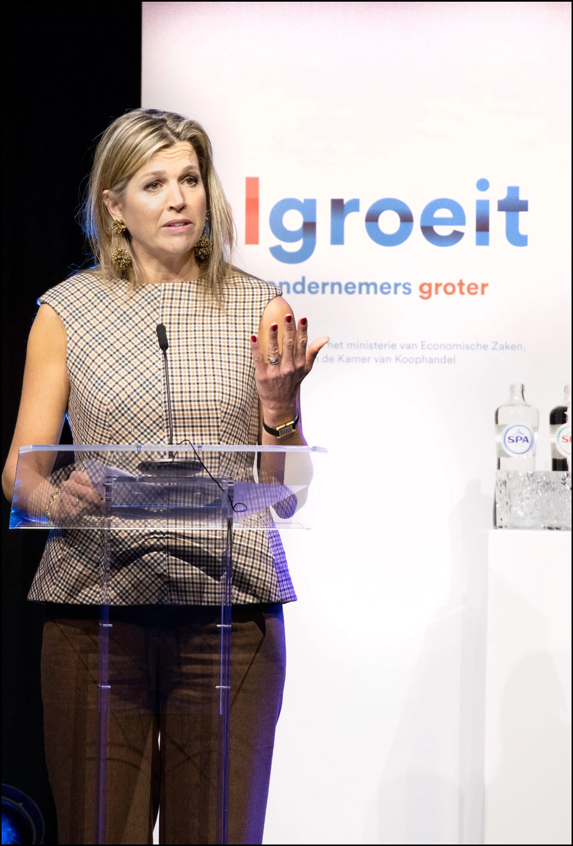 Aire fresco en la realeza europea que llegó para quedarse. Máxima impone un nuevo modelo de reina.