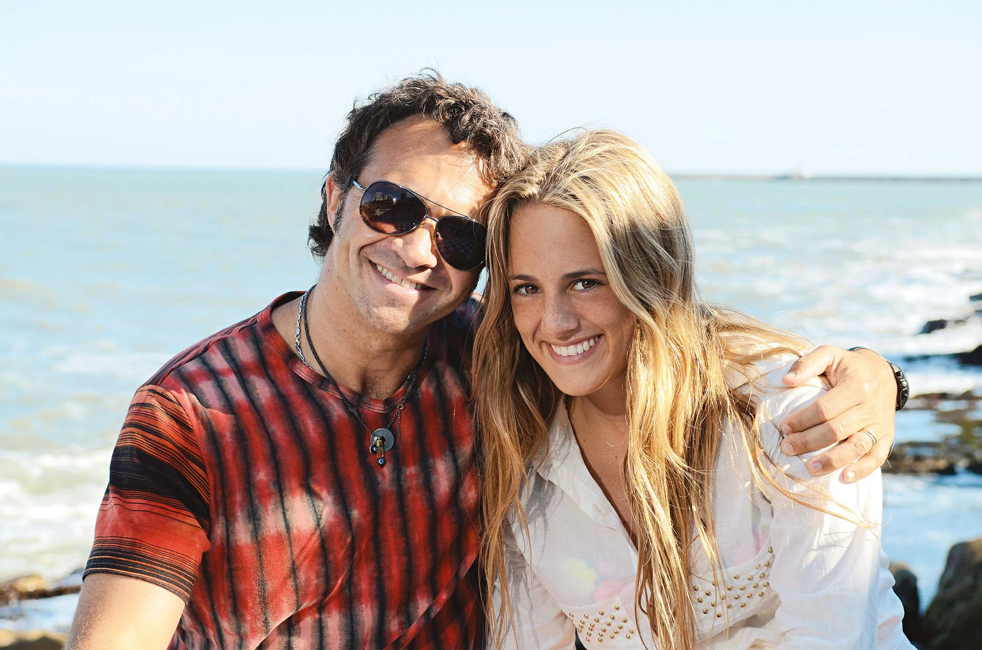 “El apellido famoso no abre ni cierra puertas”, manifiesta la hija del periodista Sergio Lapegüe.