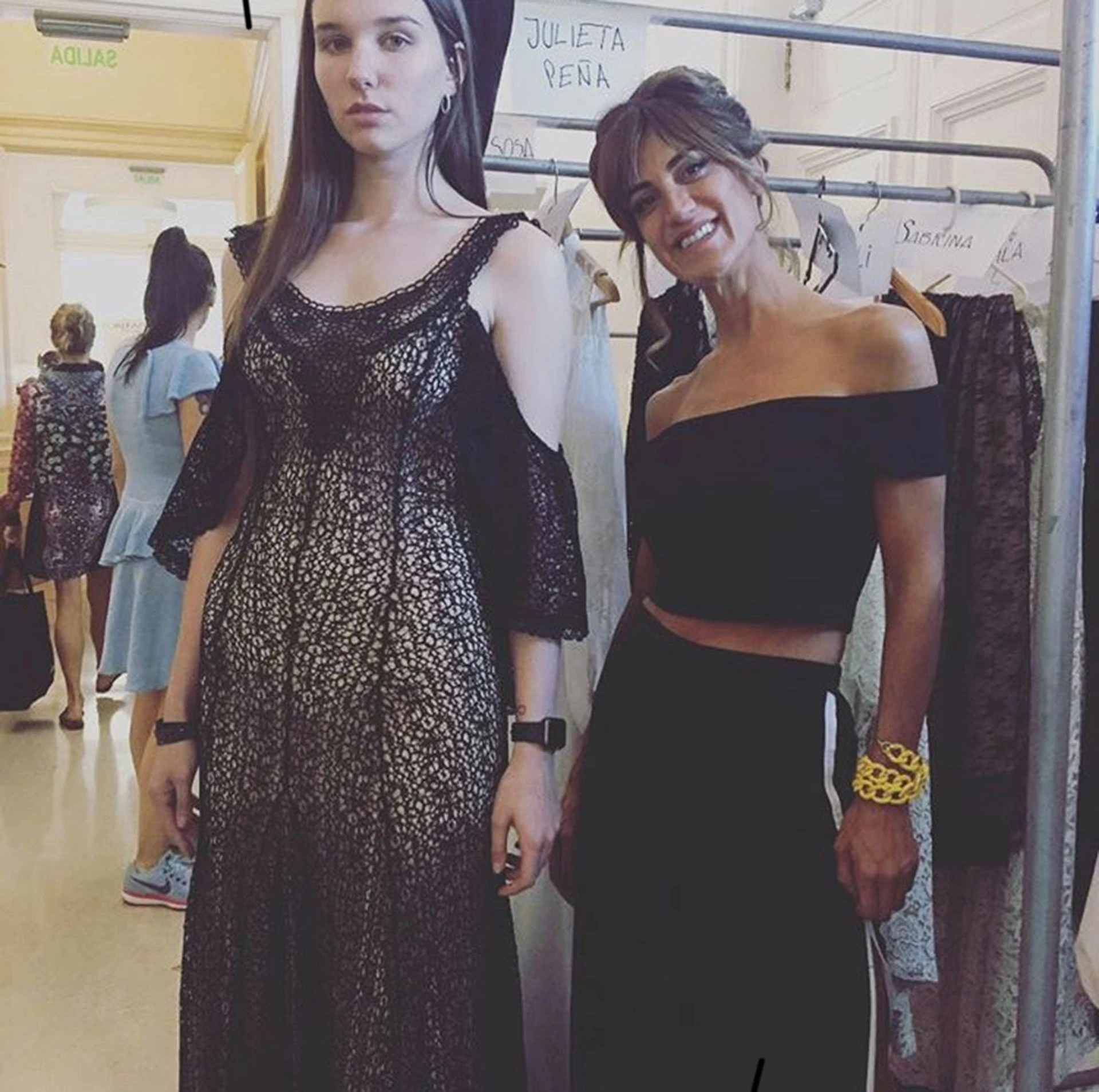 PARA-TI-SIX-O-CLOCK-2