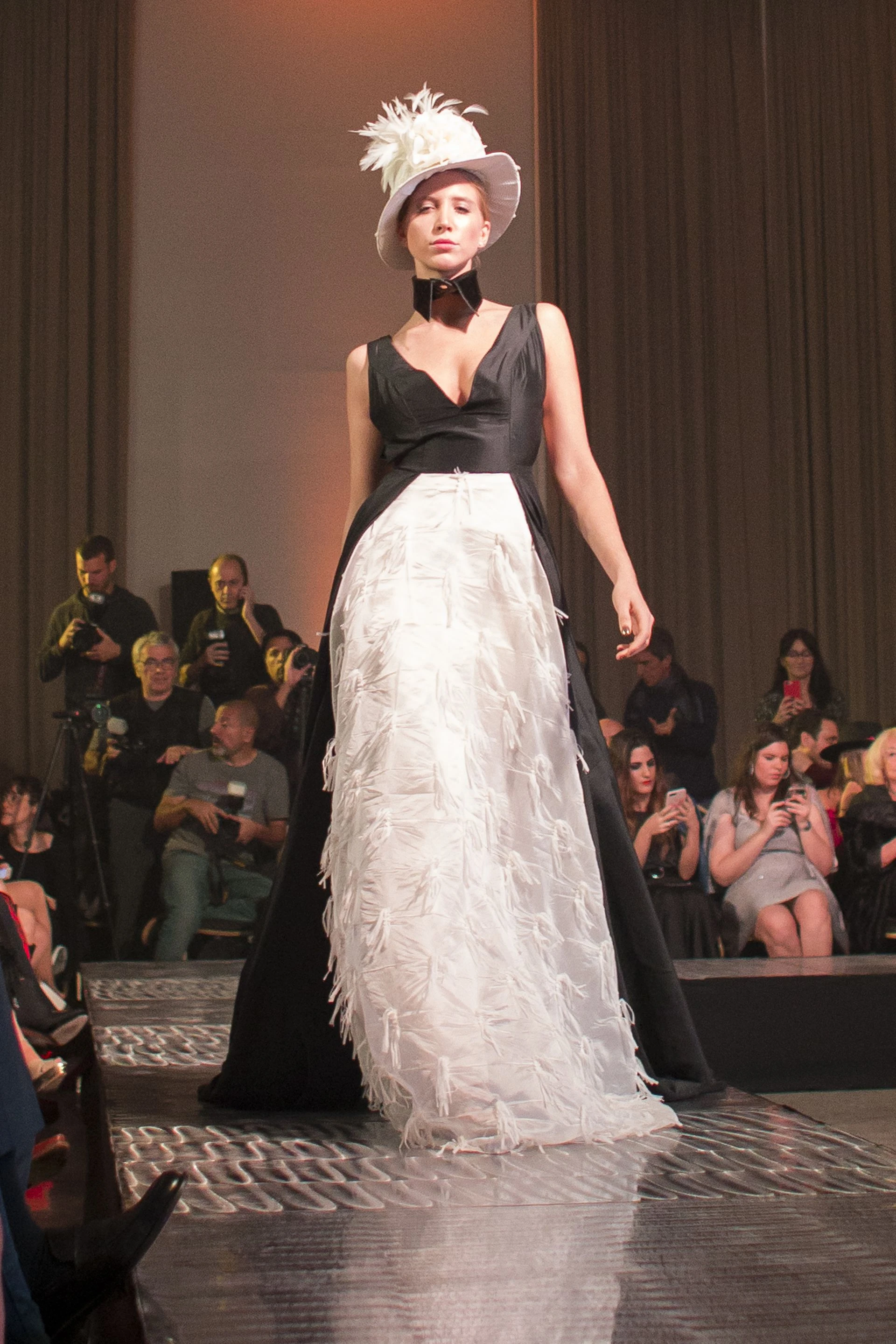 Juan Vito propuso el clásico binomio blanco y negro (Prensa Six o Clock)