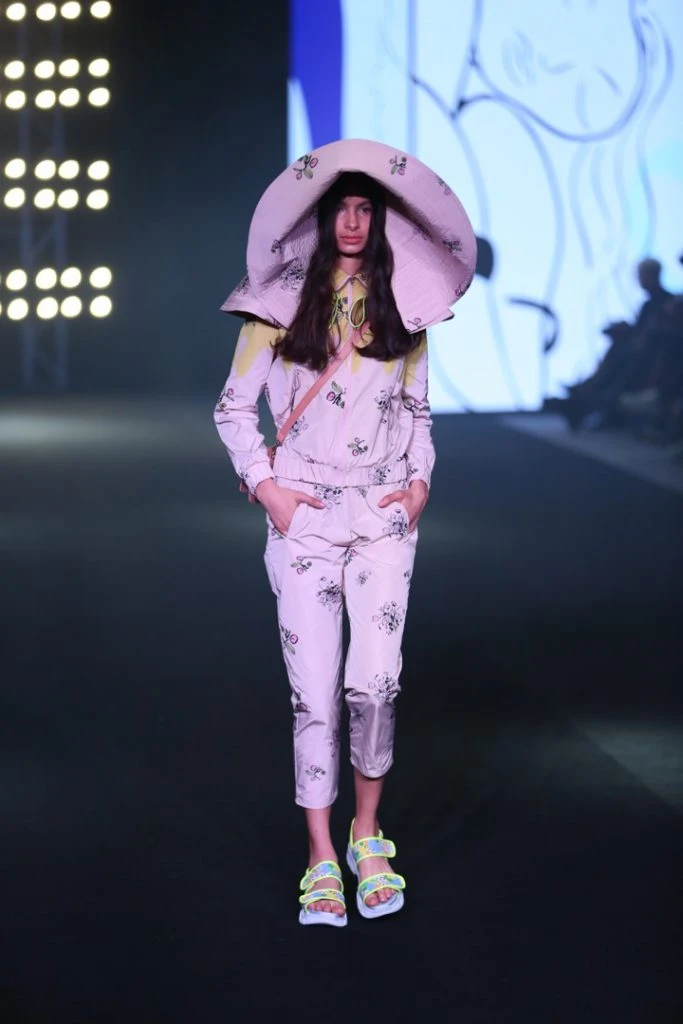 DESFILE BAF MILA KARTEI