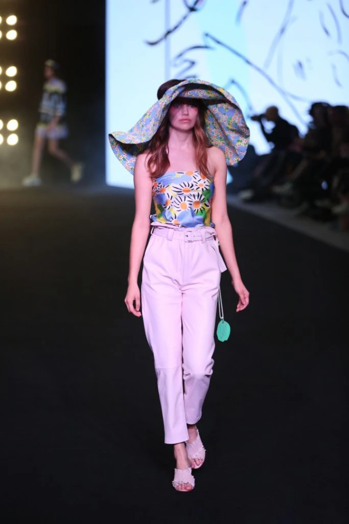 DESFILE BAF MILA KARTEI