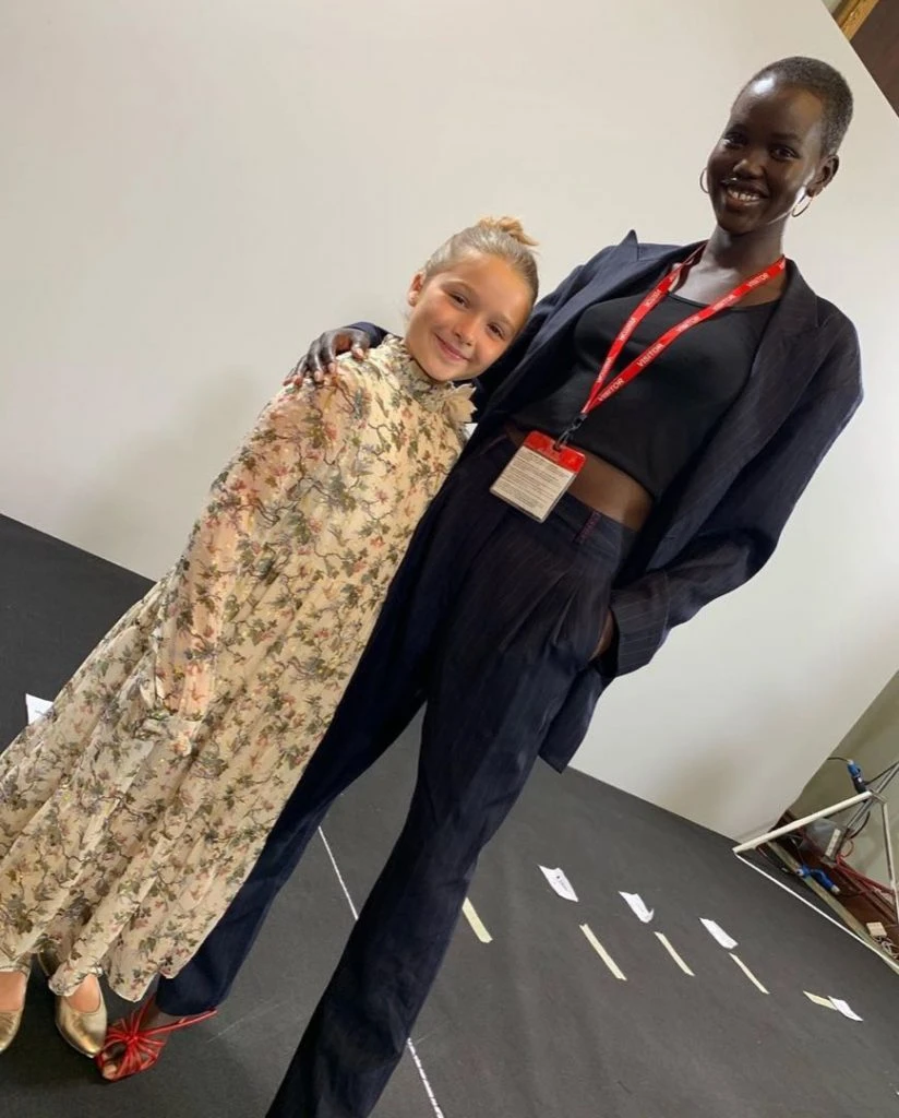 Harper Beckham desfile Victoria Beckham