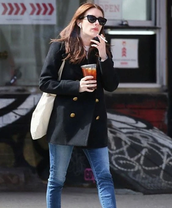 Airpods auriculares Emma Roberts