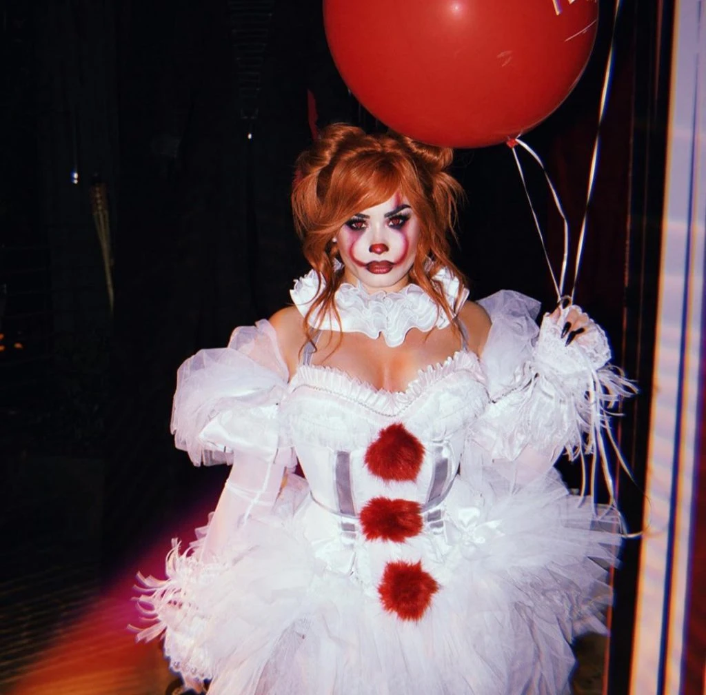DEMI LOVATO HALOOWEEN PARIS HILTON