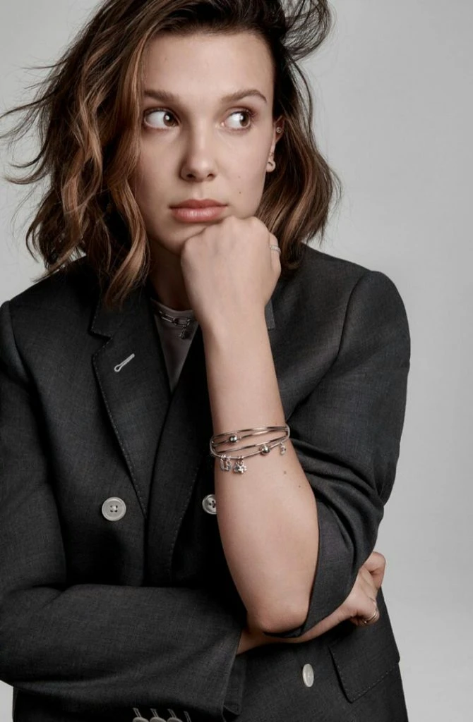 MILLIE BOBBY BROWN PANDORA ACCESORIOS CAMPAÑA