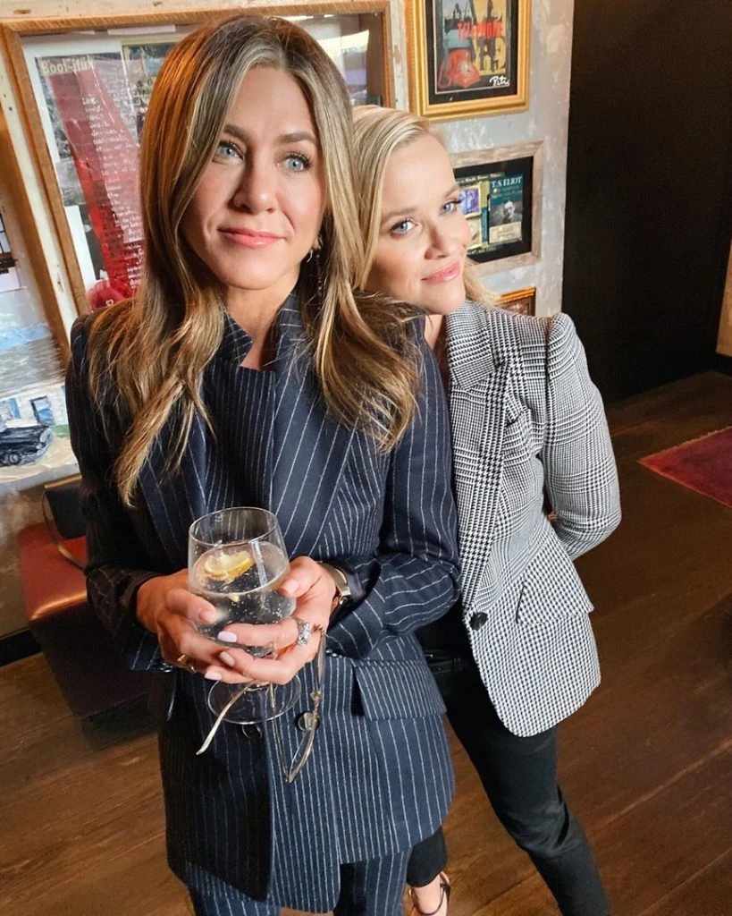 Jennifer Aniston y Reese Witherspoon en el rodaje de The Morning Show.