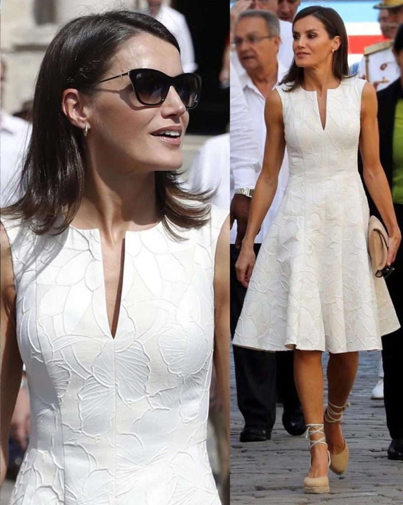 Letizia con vestido blanco de Carolina Herrera
