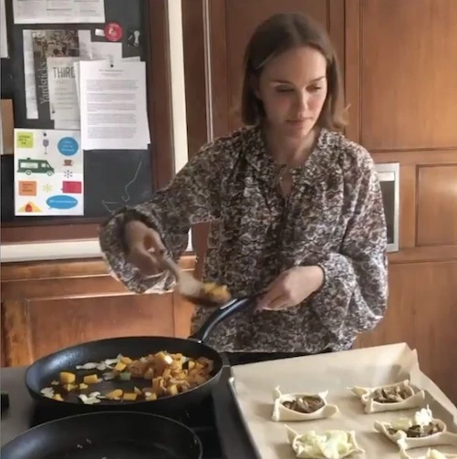 NATALIE PORTMAN COCINA