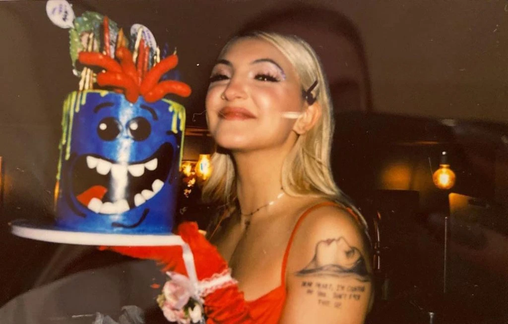 Julia Michaels en el día de su cumpleaños
