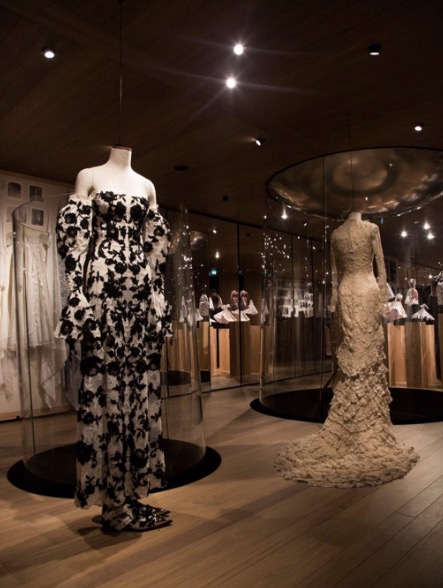 Alexander mcqueen en exhibición Clearance