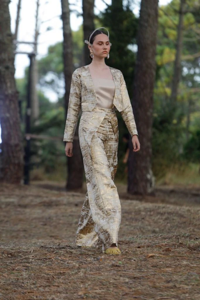 Moda retrofuturista by Vevú en Cariló. 