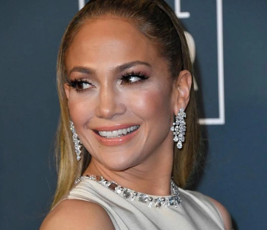 JENNIFER LOPEZ