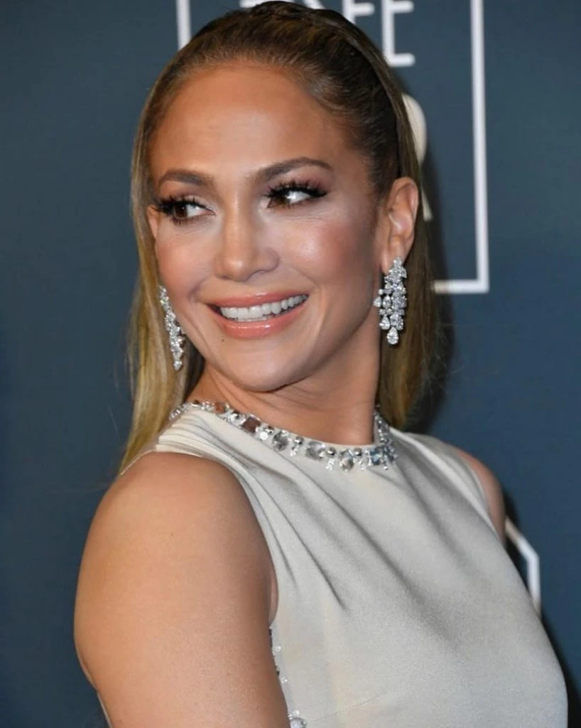 JENNIFER LOPEZ
