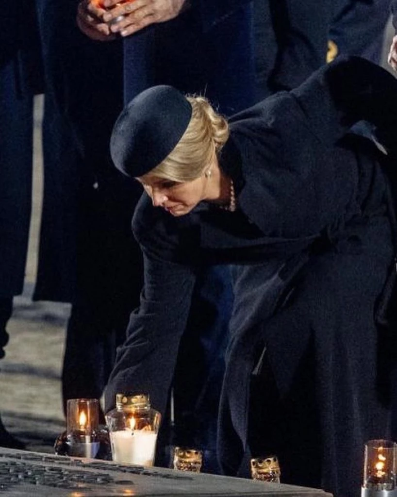 LETIZIA Y MAXIMA DE LUTO