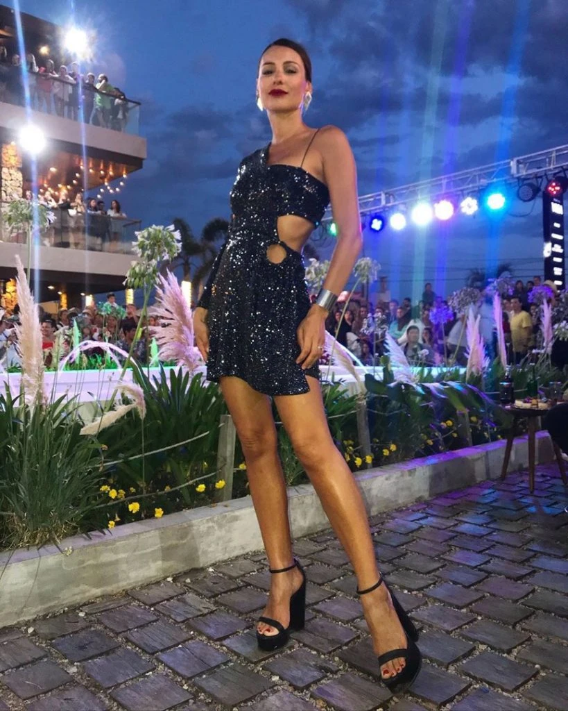 PAMPITA TINI VESTIDO