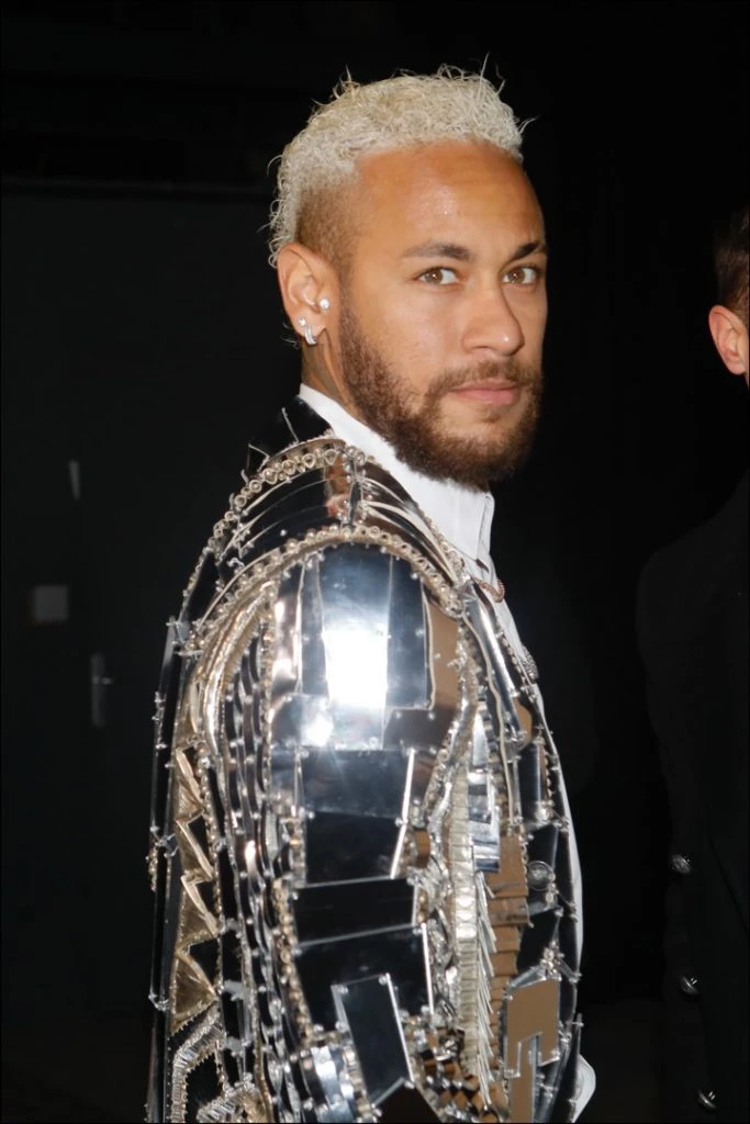 Neymar en el desfile de Balmain Hombre. Foto: Fotonoticias