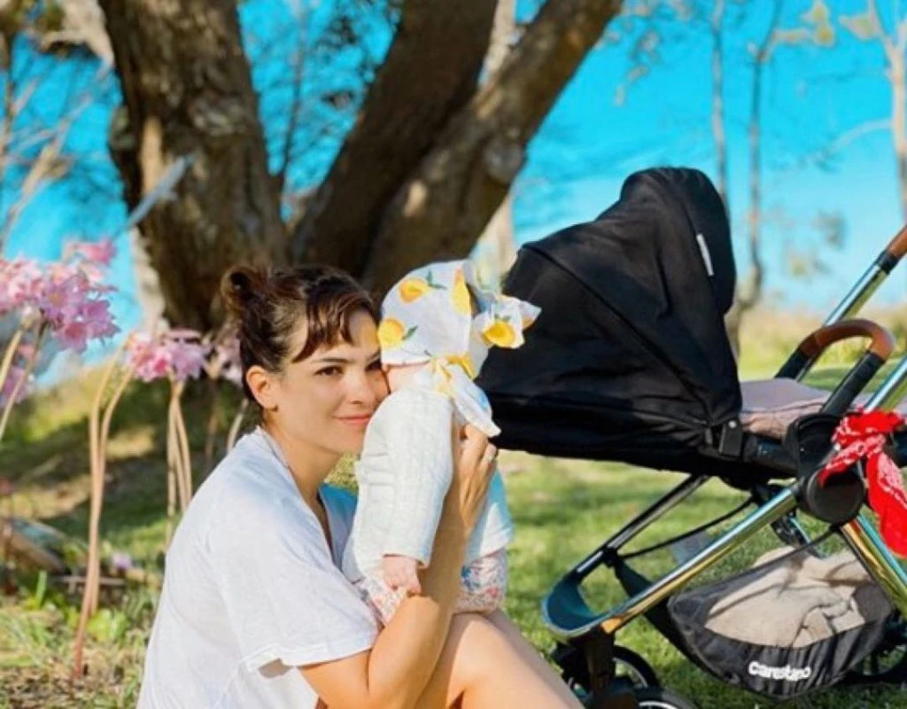 AGUSTINA CHERRI HIJO BEBE FINDE 