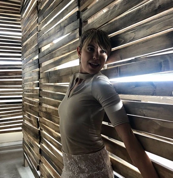 BRITNEY SPEARS THE ZONE MUSEO AGAINST THE MUSIC