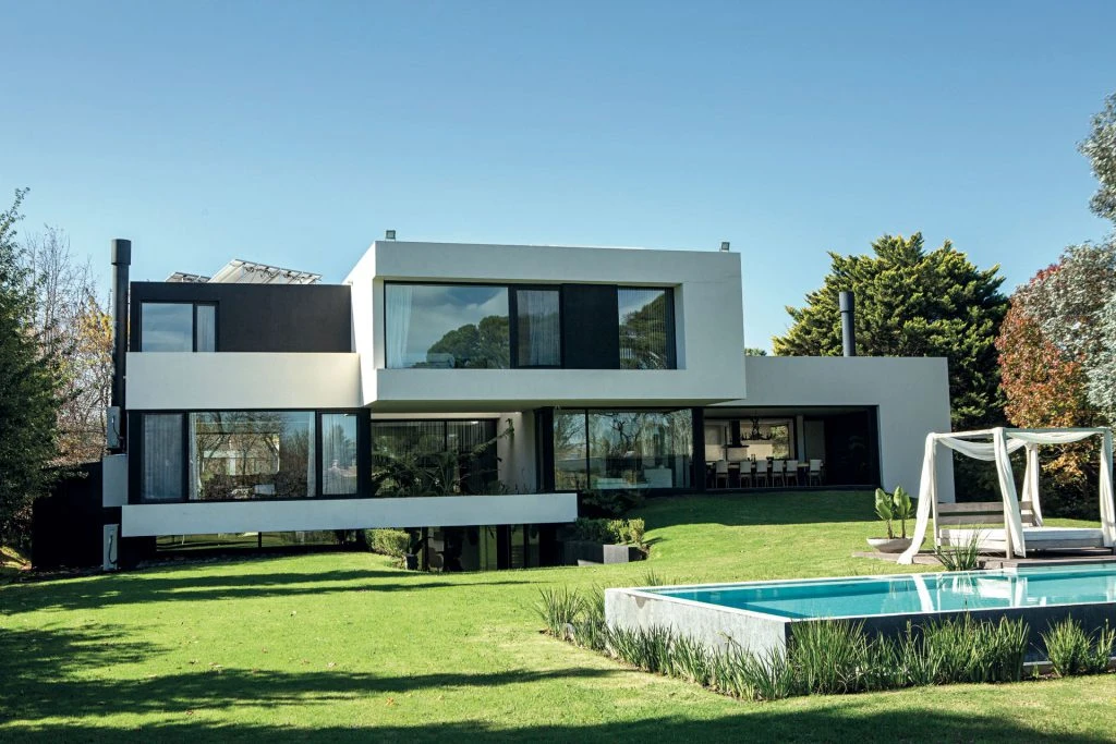 Una vista del contrafrente.