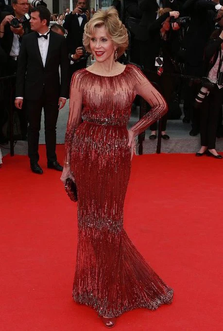 JANE FONDA CANNES RECICLA VESTIDO MODA