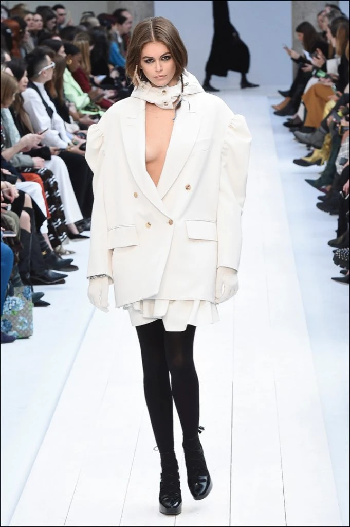 Kaia Gerber en el desfile de Max Mara en Milán