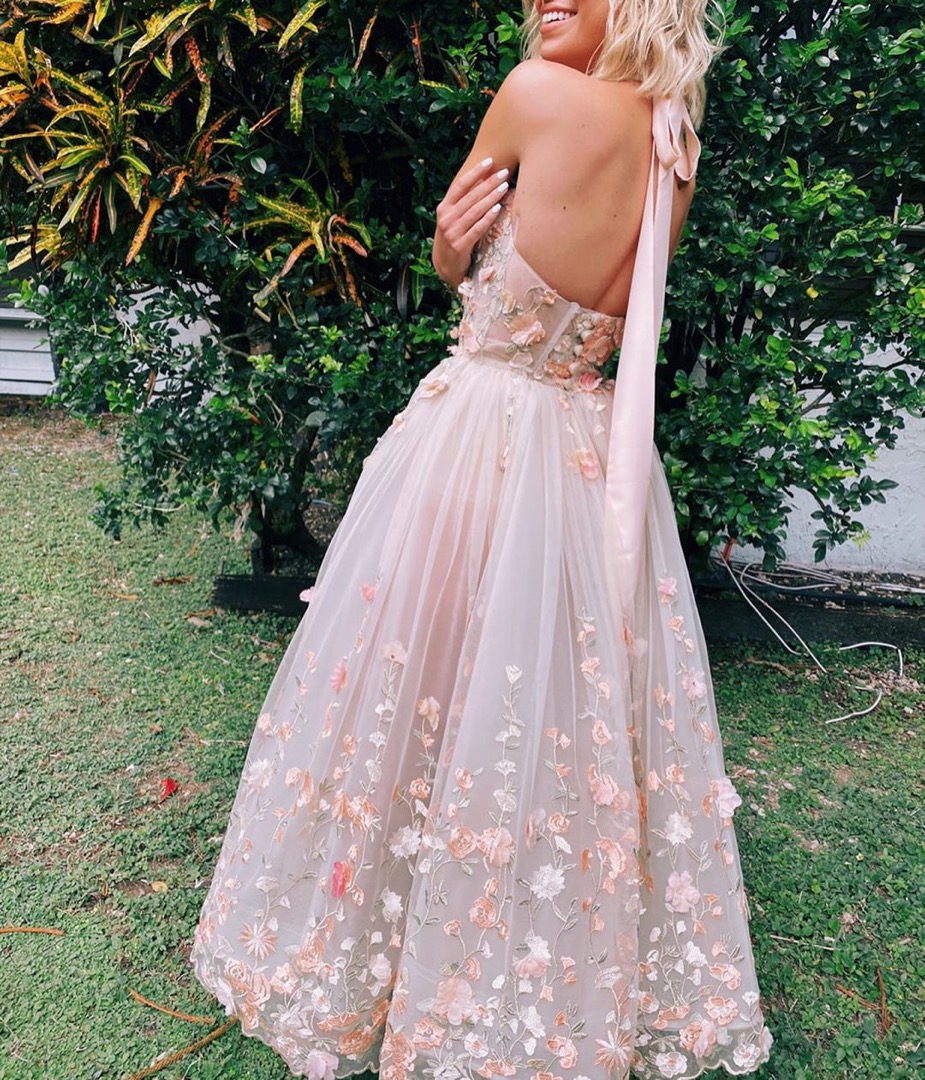 El súper vestido de Stefanía Roitman, la invitada de boda estrella del  casamiento de Evaluna – Revista Para Ti