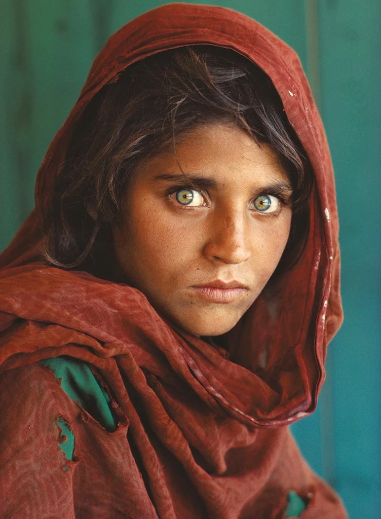 Sharbat Gula, “la niña afgana”, uno de los más célebres rettratos de la colección National Gerographic.