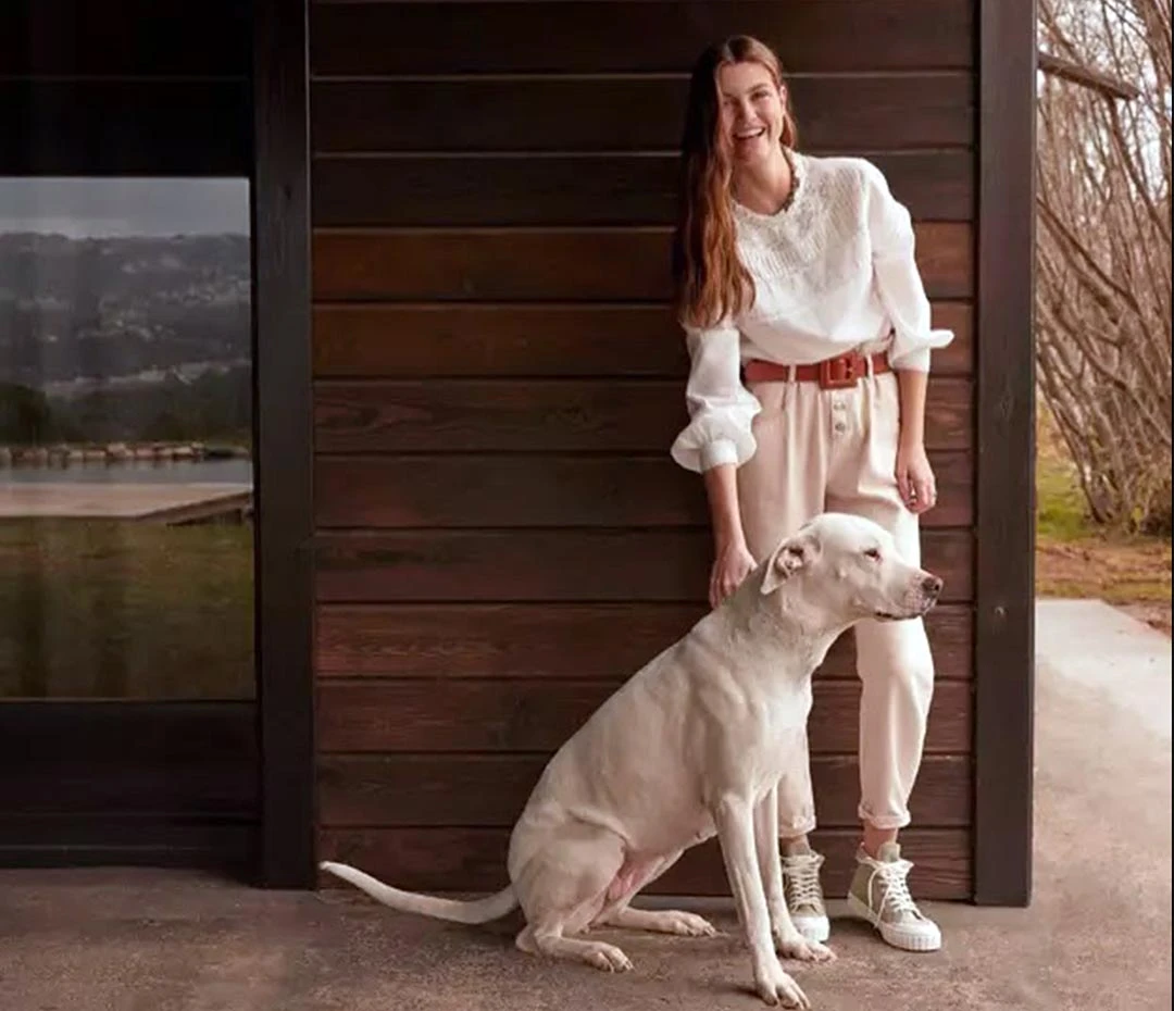 La modelo holandesa Luna Bijl posa para la campaña Primavera Verano 2020 de la marca española Mango.