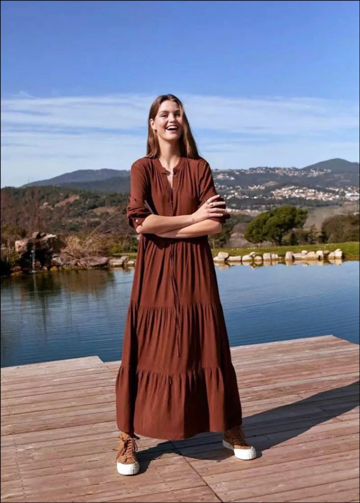 La modelo holandesa Luna Bijl posa para la campaña Primavera Verano 2020 de la marca española Mango.