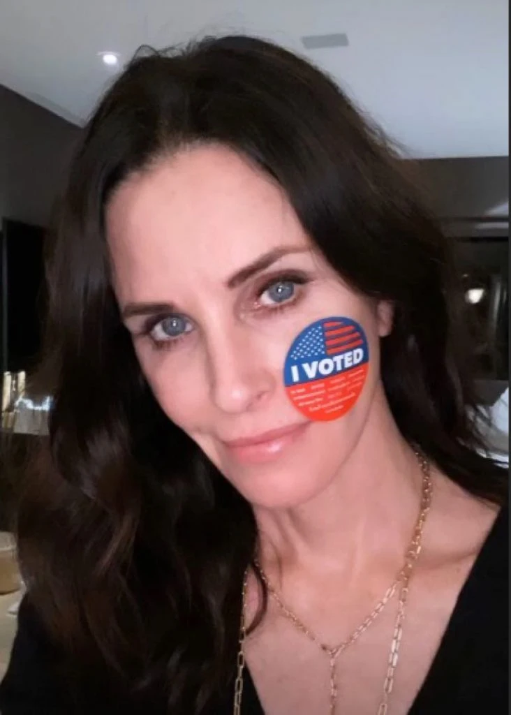 COURTNEY COX VOTO