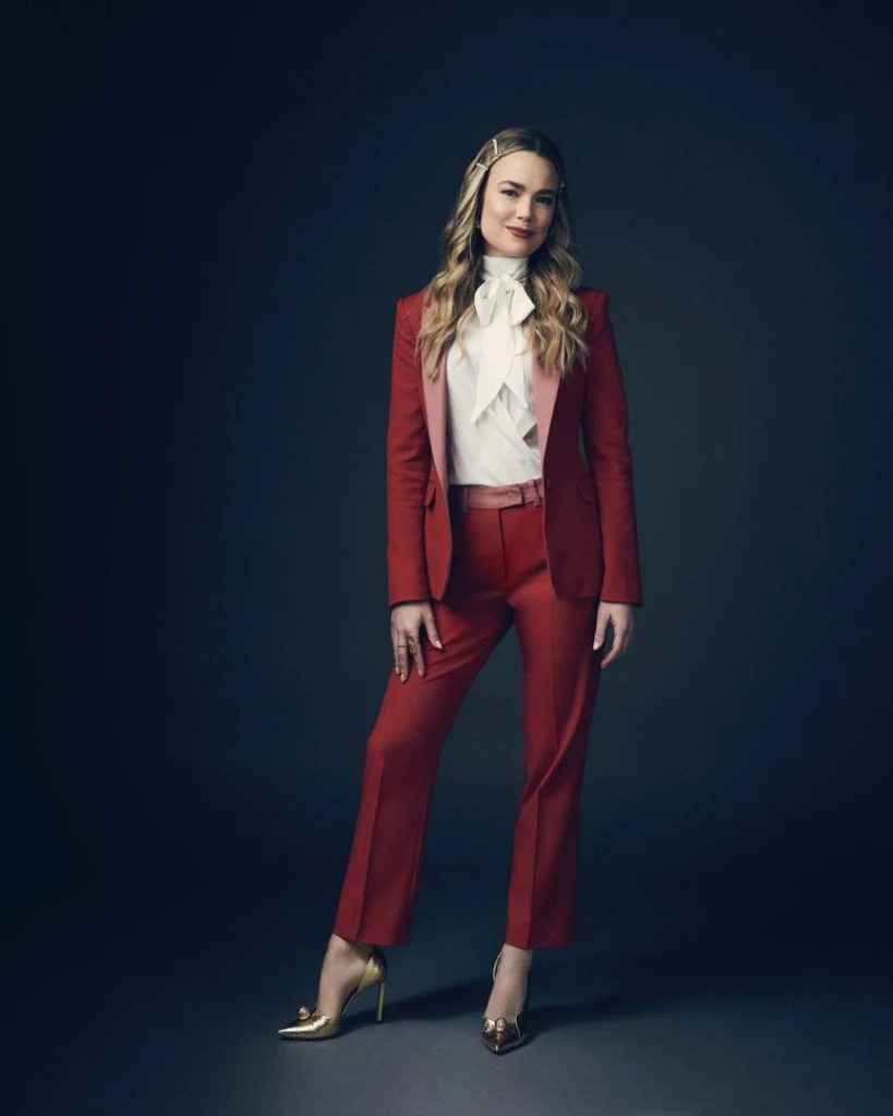 Rebecca Rittenhouse.  Cautro bodas y un funeral