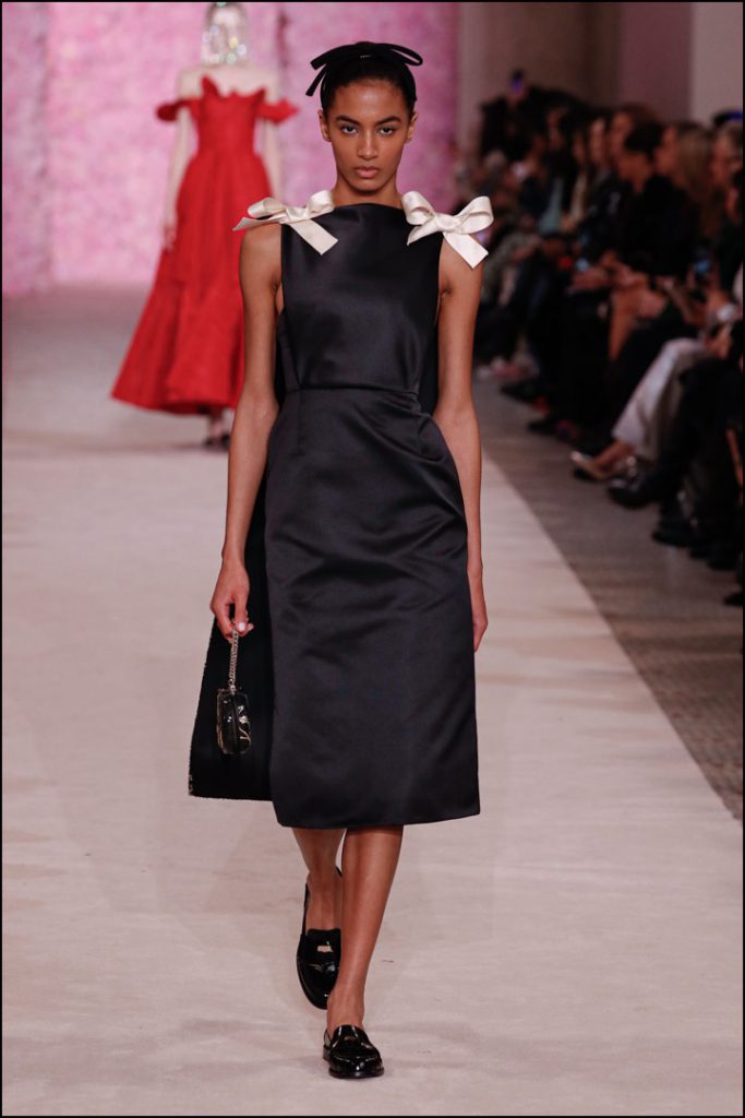 Desfile de moda Giambattista Valli Colección otoño invierno 2020 2021 durante la Semana de la Moda de París.