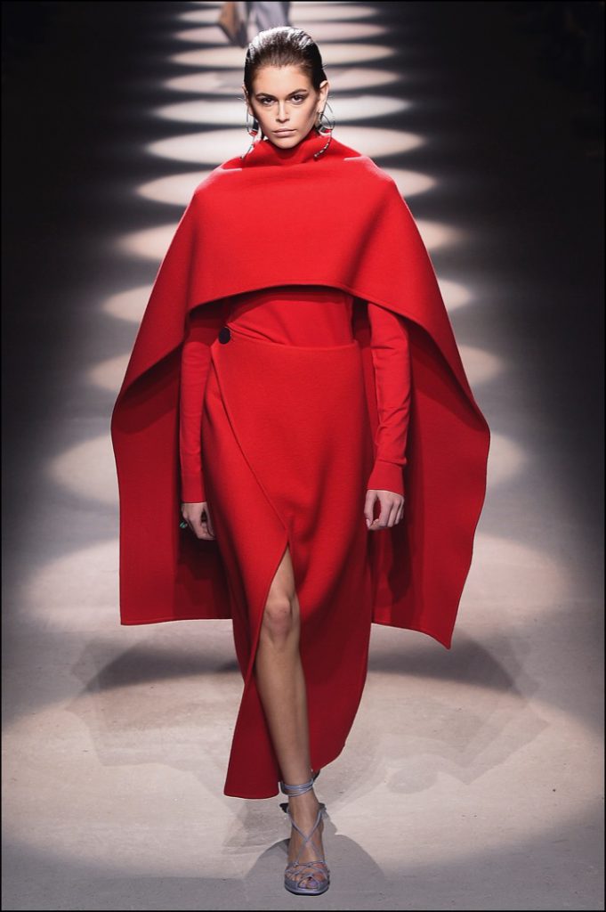 Show "Givenchy" como parte de la Semana de la Moda de París Ropa de mujer Otoño / Invierno 2020/2021 el 1 de marzo de 2020 en París, Francia.