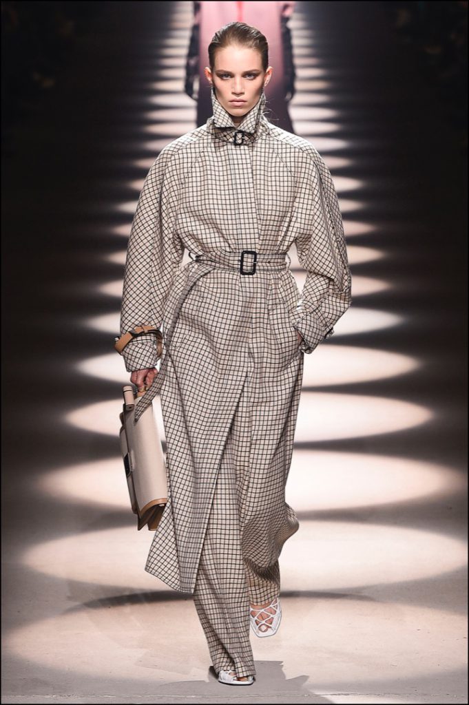 Show "Givenchy" como parte de la Semana de la Moda de París Ropa de mujer Otoño / Invierno 2020/2021 el 1 de marzo de 2020 en París, Francia.