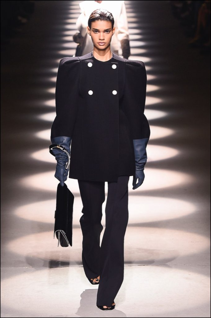 Show "Givenchy" como parte de la Semana de la Moda de París Ropa de mujer Otoño / Invierno 2020/2021 el 1 de marzo de 2020 en París, Francia.