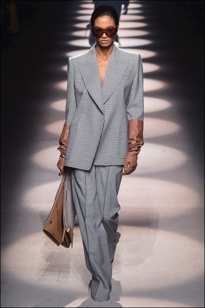 Show "Givenchy" como parte de la Semana de la Moda de París Ropa de mujer Otoño / Invierno 2020/2021 el 1 de marzo de 2020 en París, Francia.