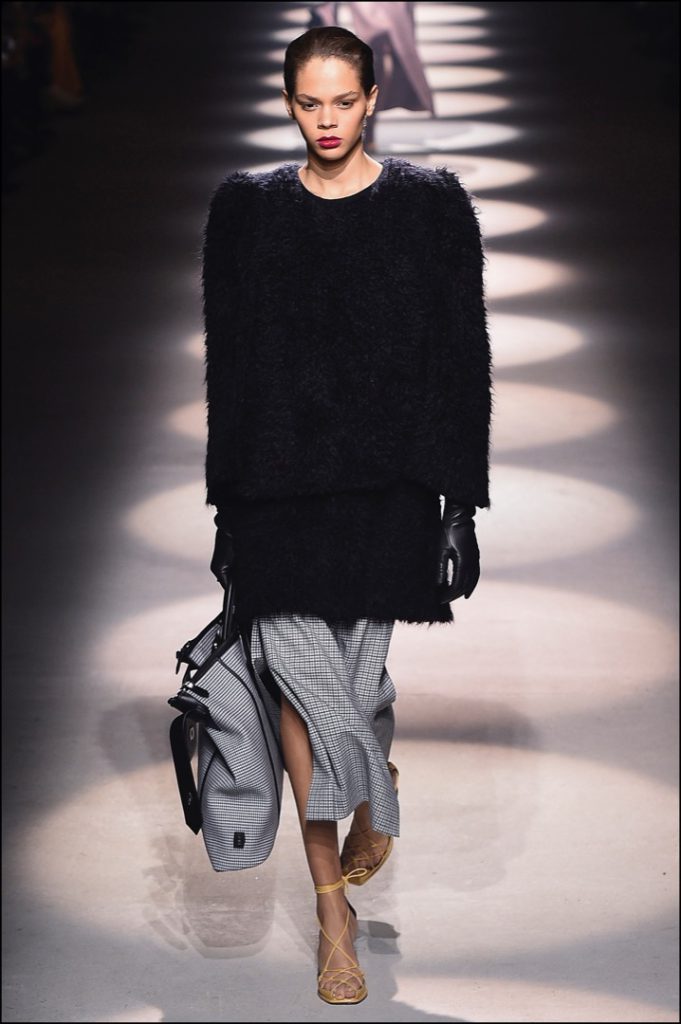 Show "Givenchy" como parte de la Semana de la Moda de París Ropa de mujer Otoño / Invierno 2020/2021 el 1 de marzo de 2020 en París, Francia.