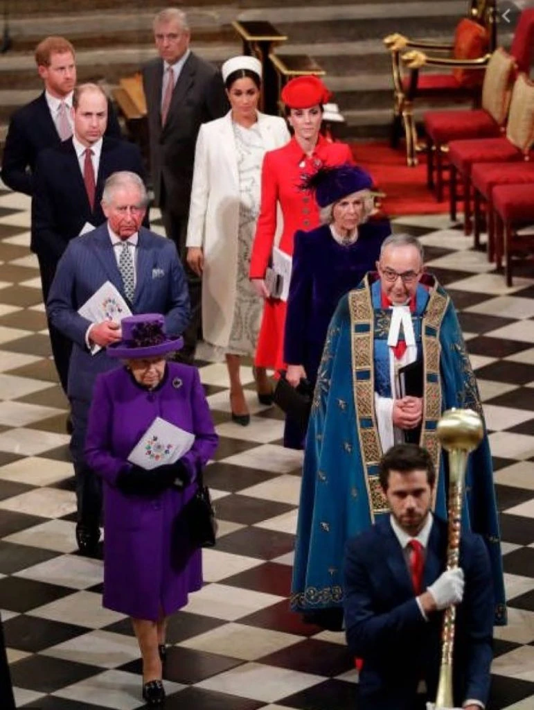 HARRY REINA ISABEL II REUNION INGLATERRA