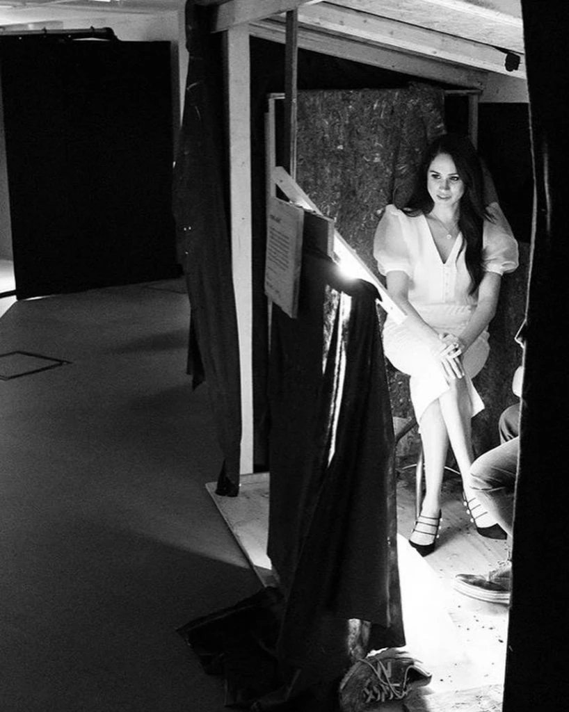 Meghan Markle y su look total white.