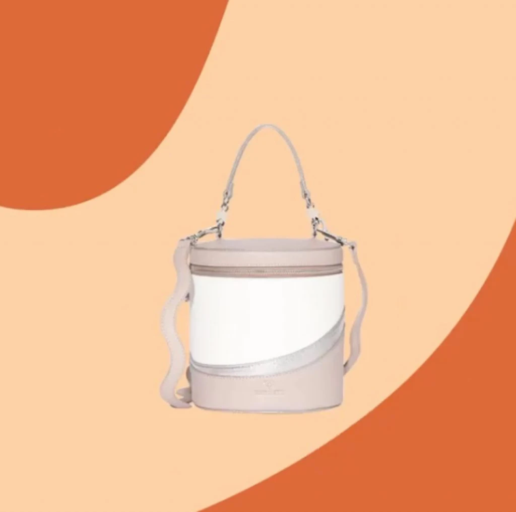 KATY PERRY DONA ZAPATOS Y CARTERAS CORONAVIRUS