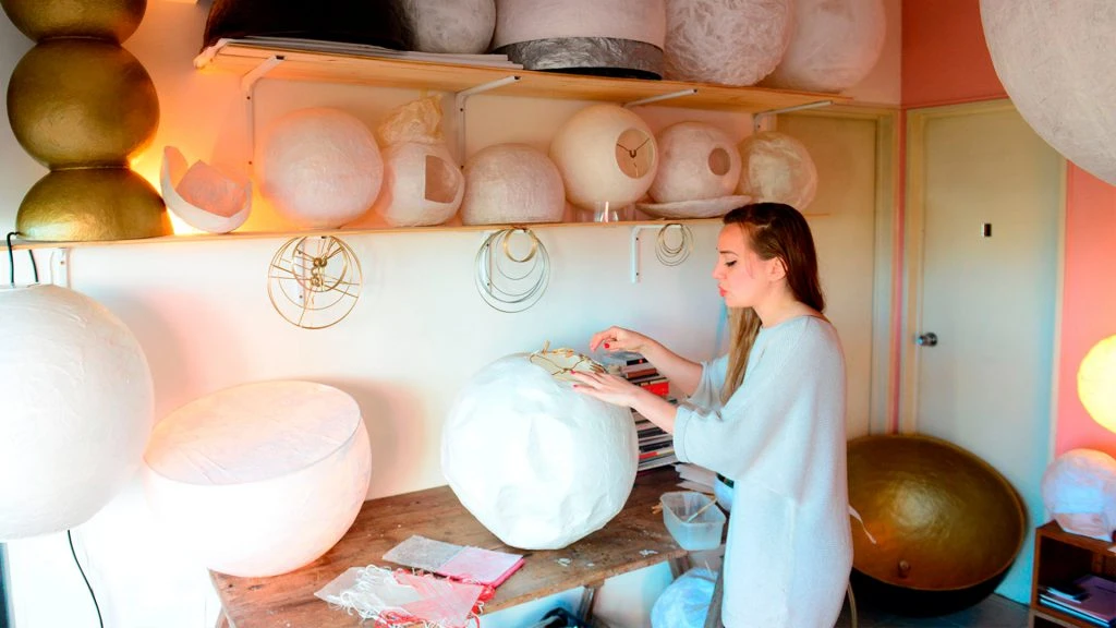 Lucia Bellani. Lámparas de papel