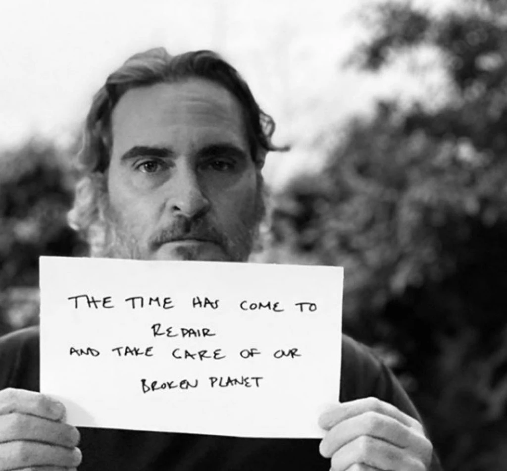 JOAQUIN PHOENIX PETITORIO CORONAVIRUS CELEBRITIES