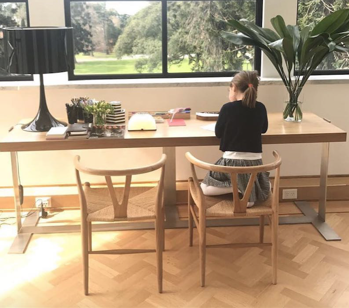 Esta silla de diseño es tendencia deco (Juliana Awada la tiene en el escritorio)