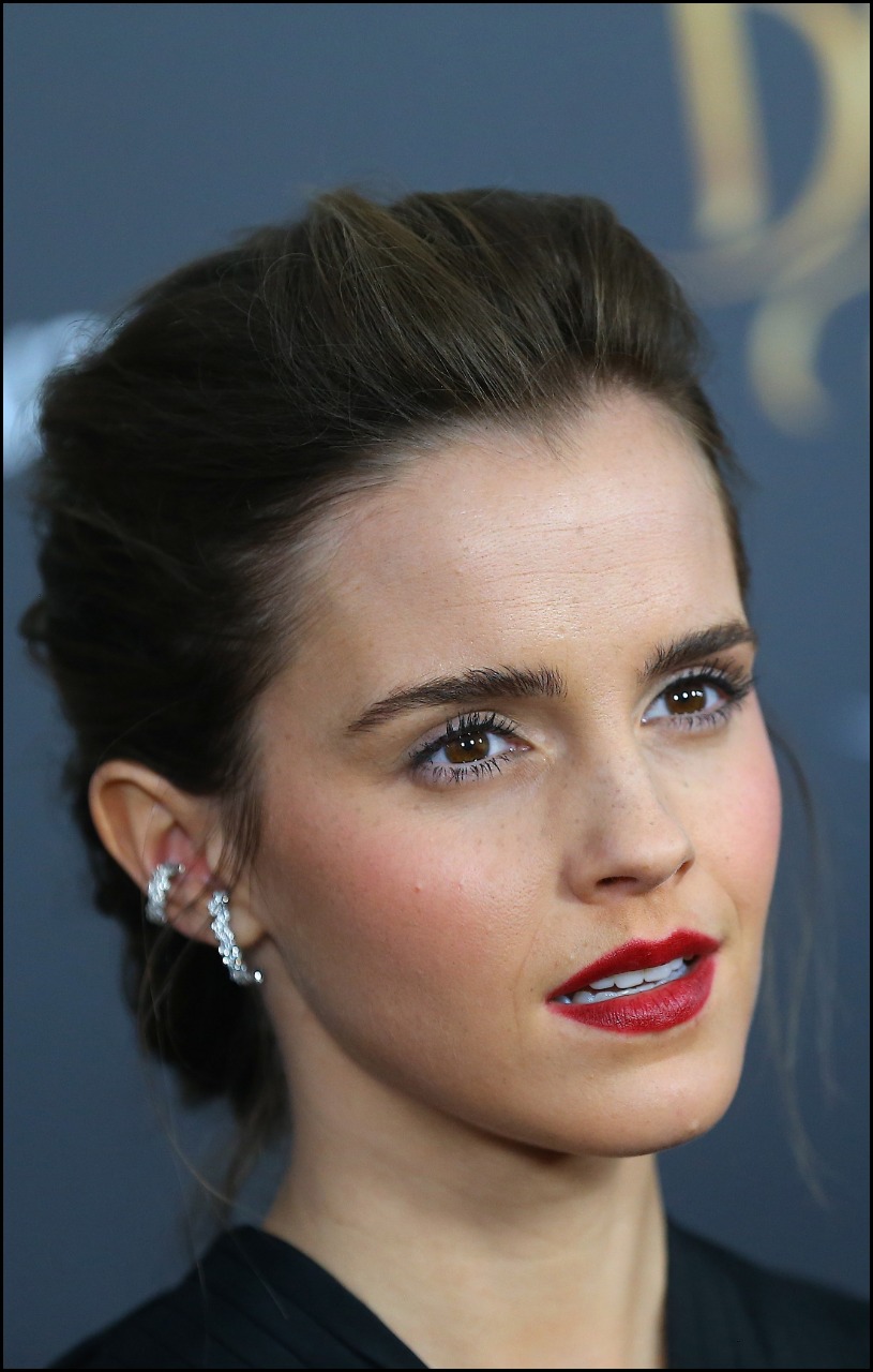 Emma Watson se une a Saint Laurent, Gucci y Balenciaga por una moda más sustentable