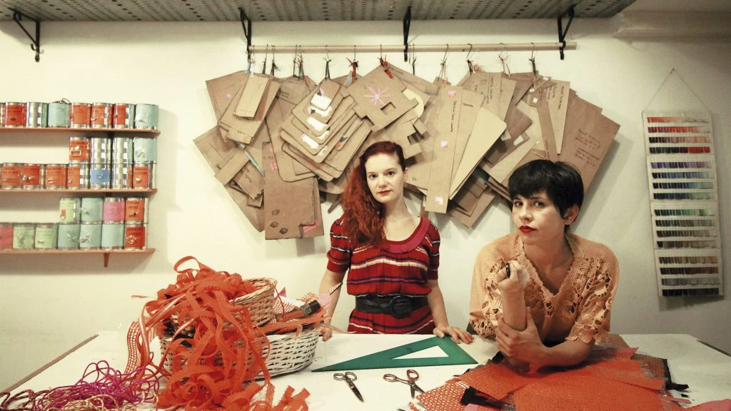 Carro. Amigas emprendedoras