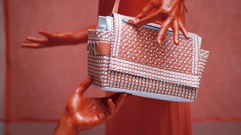 Amigas emprendedoras. Carro