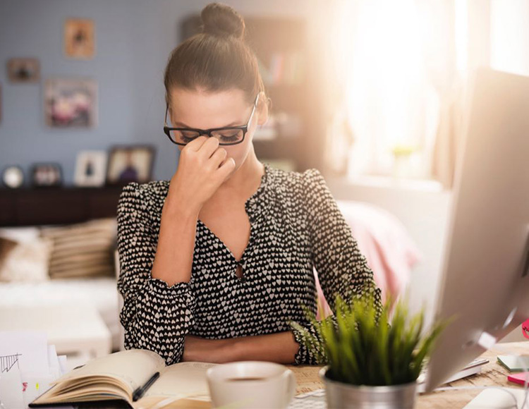 Migrañas: ¿Cómo afecta el aislamiento a personas que sufren de dolor de cabeza?