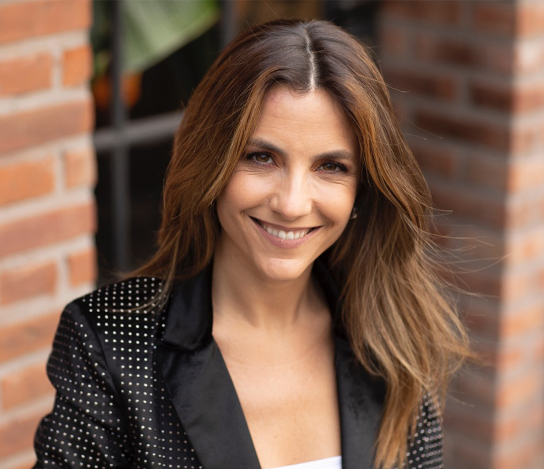 Retrato de María Belén Ludueña: una mujer poderosa y fashionista